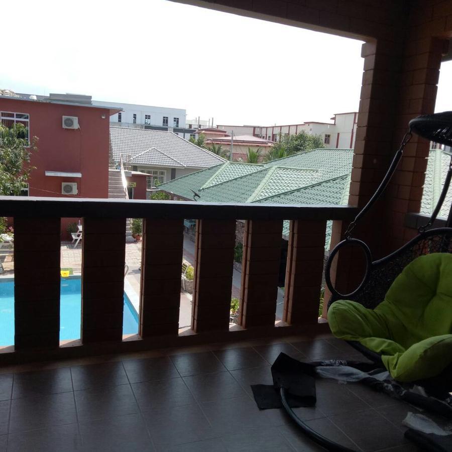 D Lima Beach Inn Pantai Cenang  Exterior photo