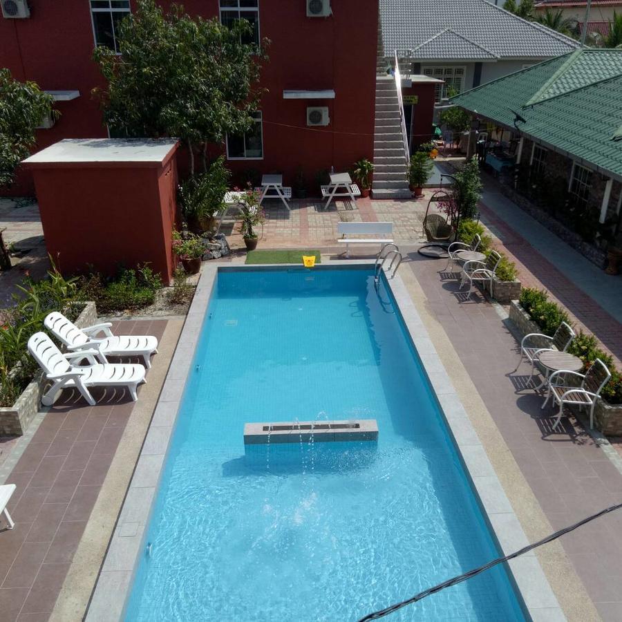 D Lima Beach Inn Pantai Cenang  Exterior photo