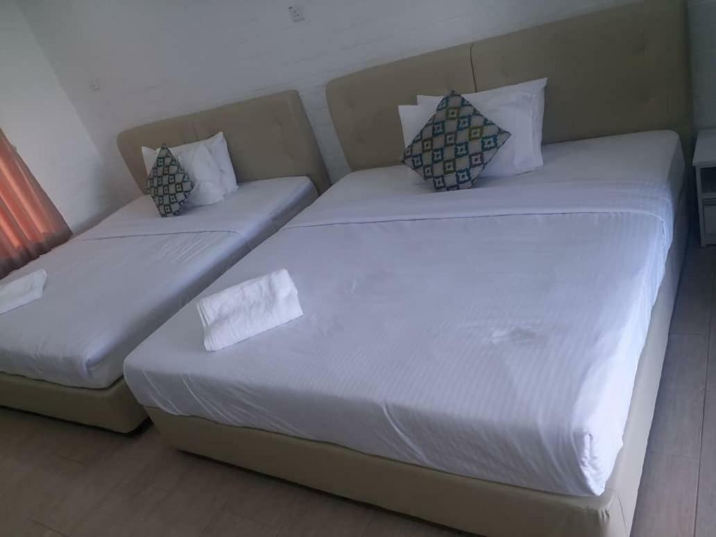D Lima Beach Inn Pantai Cenang  Exterior photo