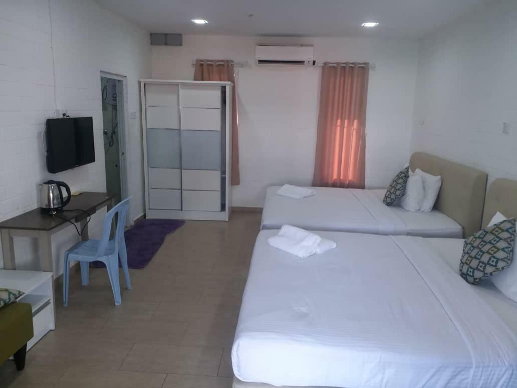 D Lima Beach Inn Pantai Cenang  Exterior photo