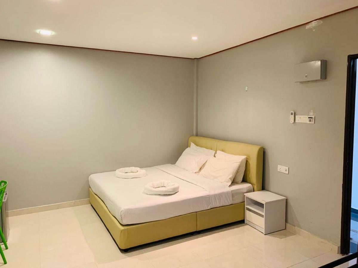D Lima Beach Inn Pantai Cenang  Exterior photo
