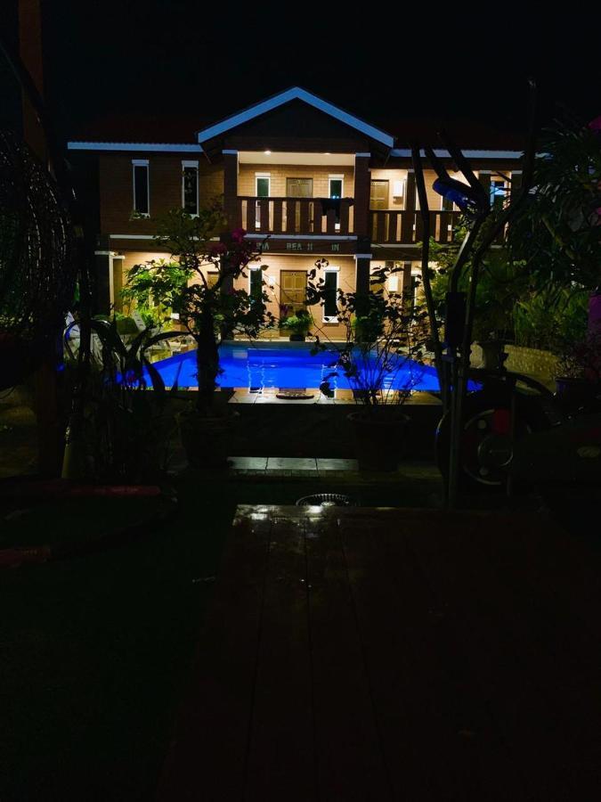 D Lima Beach Inn Pantai Cenang  Exterior photo